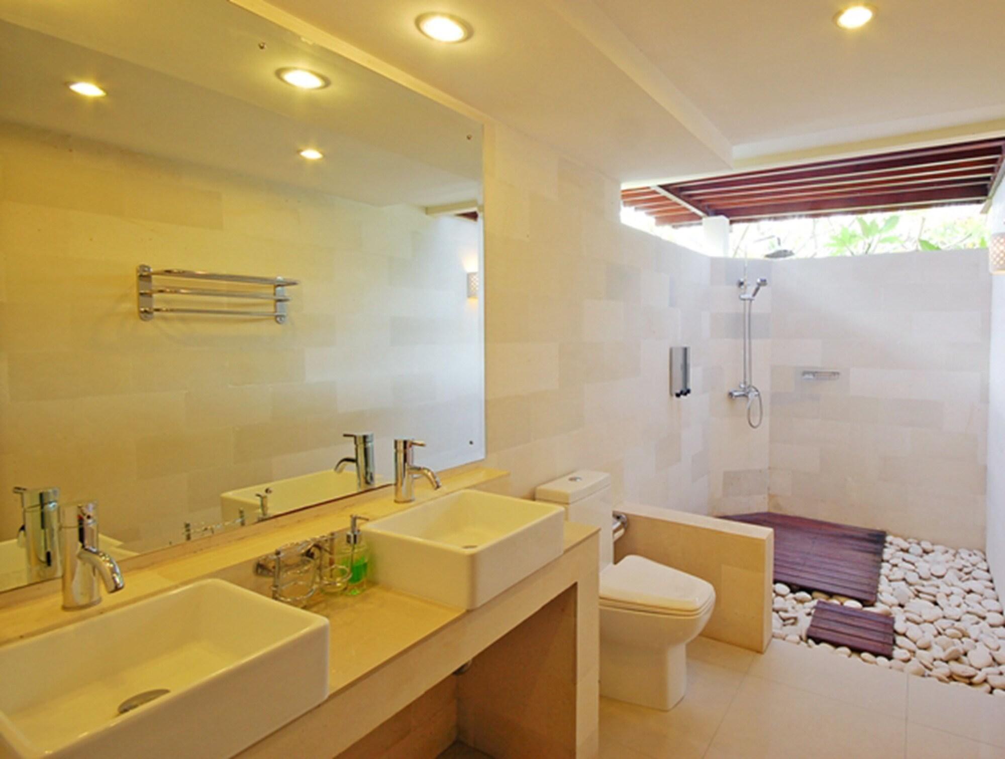 Frangipani Beach Hotel Ловина Экстерьер фото